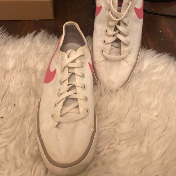 Nike canvas, pink swish 🥰 - Picture 4 of 6